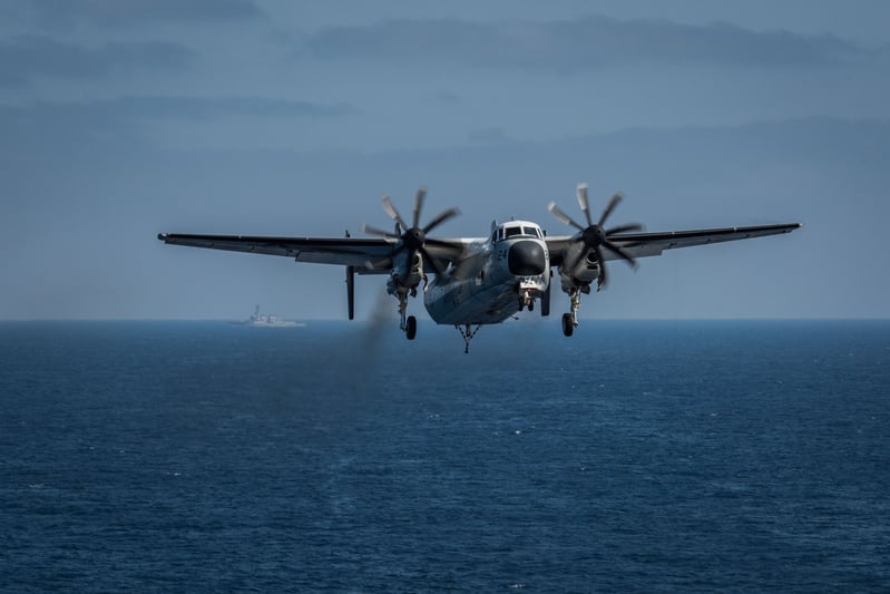 美軍一架C-2A灰狗式運輸機（圖）22日於菲律賓海墜毀，3人失蹤。（ALEX CORONA/AFP）