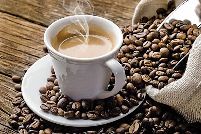《英國醫學雜誌》發表的一篇研究論文認為，日飲一杯甚至是三杯咖啡，不僅對健康有益，還可以降低多種疾病的發病率。（Fotolia）