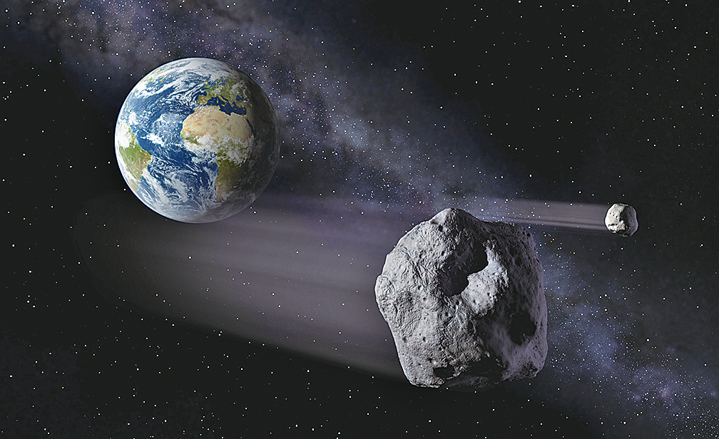 一顆小行星以每小時21,500哩的速度在太空穿越，距離地球比地月距離還近。（NASA）