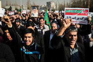 伊朗反政府抗議擴大 12死數百人被捕