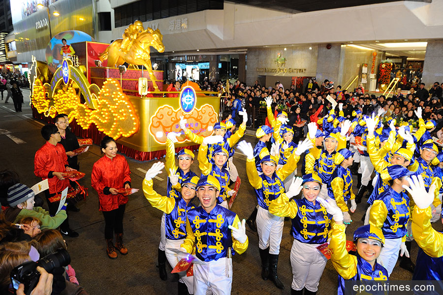 大年初一晚，尖沙咀將舉行新春國際匯演之夜，包括花車巡遊及表演活動。（宋祥龍／大紀元）