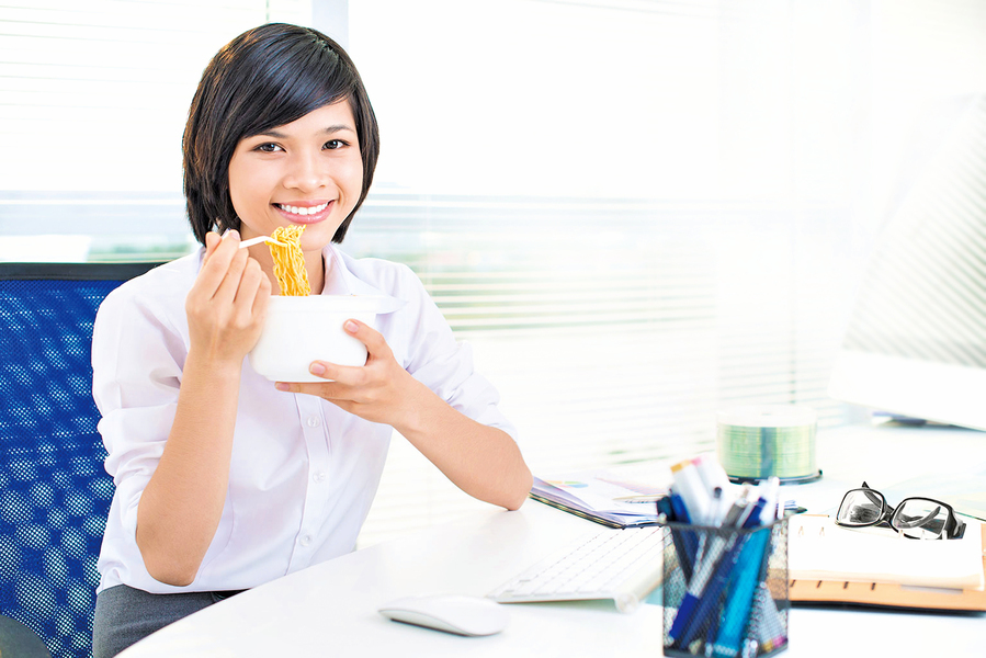 愛吃泡麵?消化過程微影片讓你重新考慮