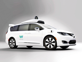 Waymo搶先一步 推出無人駕駛計程車商業化