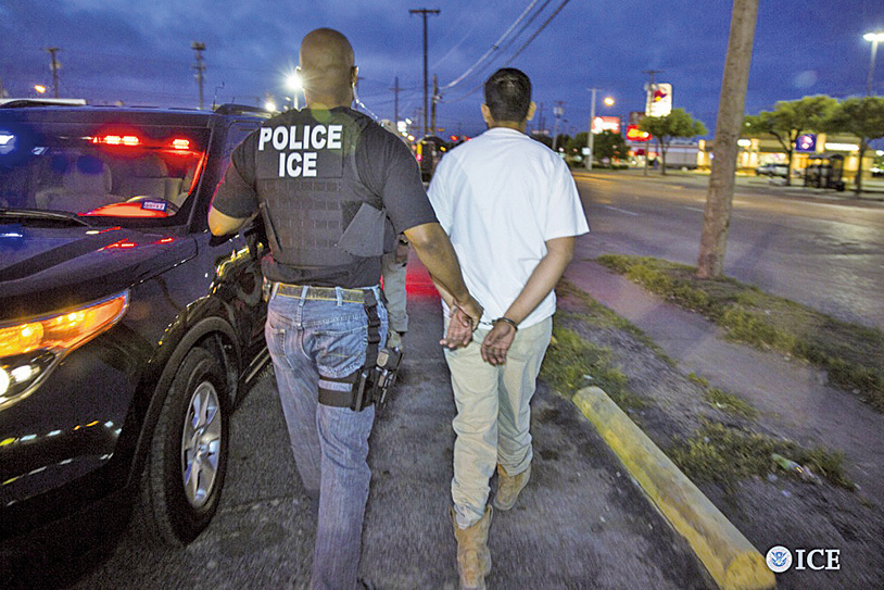 美國移民和海關執法（ICE）在三藩市灣區逮捕150多名非法移民。圖為ICE執法資料圖。（ICE）