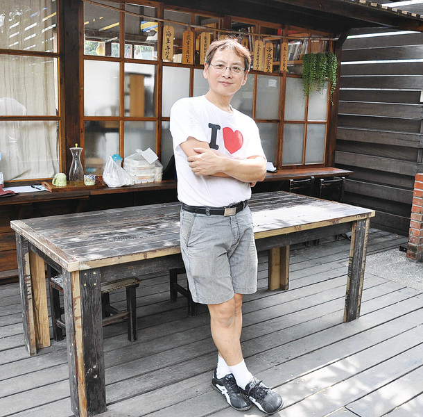 台灣木工達人詹姆士 用木工表達生活感念和美好追求