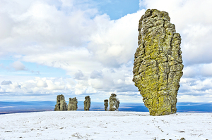 俄羅斯巨型石柱 如直立七巨人
