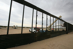 執行特朗普行政令 400名國民警衛抵美墨邊境
