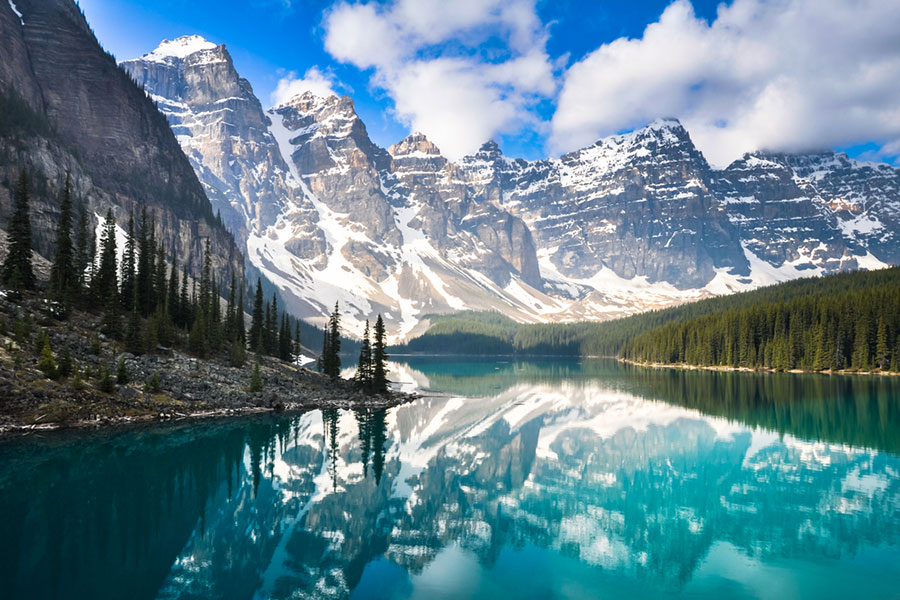 加拿大班芙國家公園是旅遊勝地。（Shutterstock）