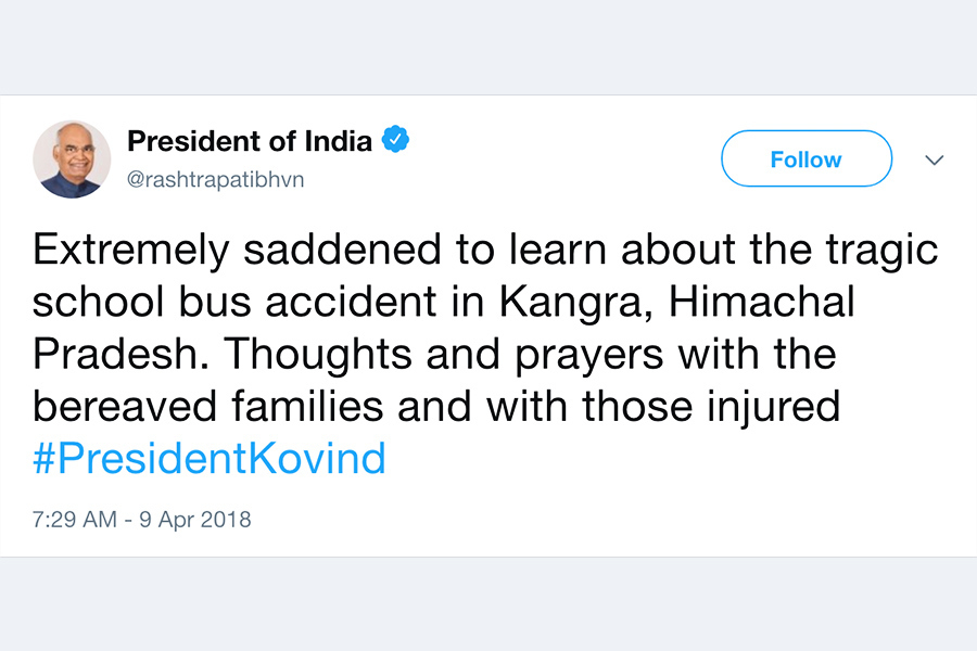 印度校巴墜落深谷 至少30人死亡