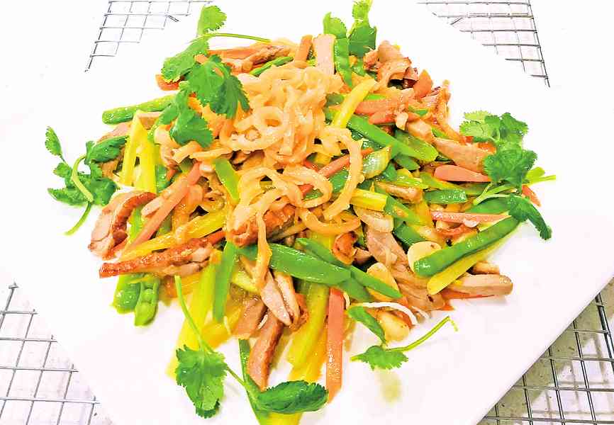 【梁廚美食】海蜇炒火鴨絲