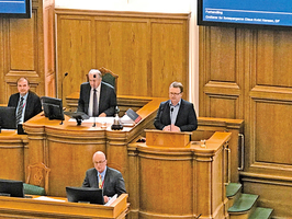 關注中共迫害法輪功 丹麥議會舉行專題答辯