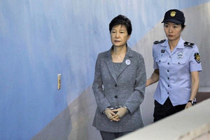 南韓前總統朴槿惠被送往醫院