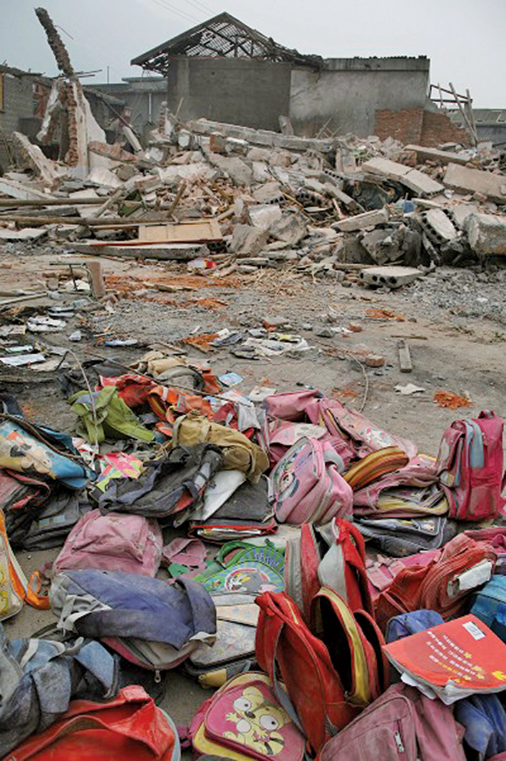 北川震後多所學校在大地震中坍塌，大量的學童喪命於廢墟之下（Getty Images）。