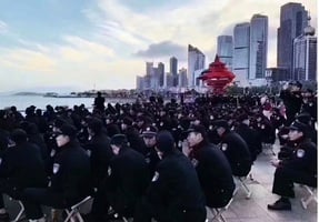 上合青島峰會 反恐部隊戴黑頭套巡城