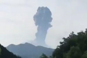 日本櫻島火山大噴發 火山灰直衝4700米高空