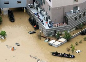 日本暴雨已致逾百人死亡 安倍取消外訪
