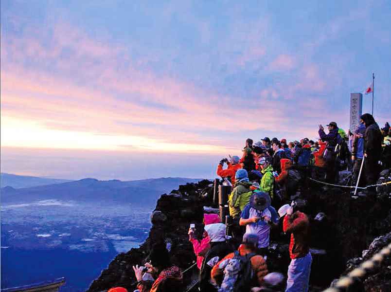 迎接富士山的 御來光