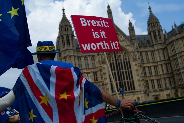 距離英國正式脫歐只有不到九個月的時間了，但是內鬥嚴重消耗了保守黨的體力，至今仍沒能拿出大部份人都滿意的脫歐計劃。（Dan Kitwood/Getty Images）