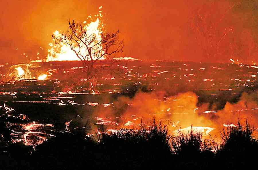 「火山彈」擊穿觀光船 20歲女子不幸身受重傷