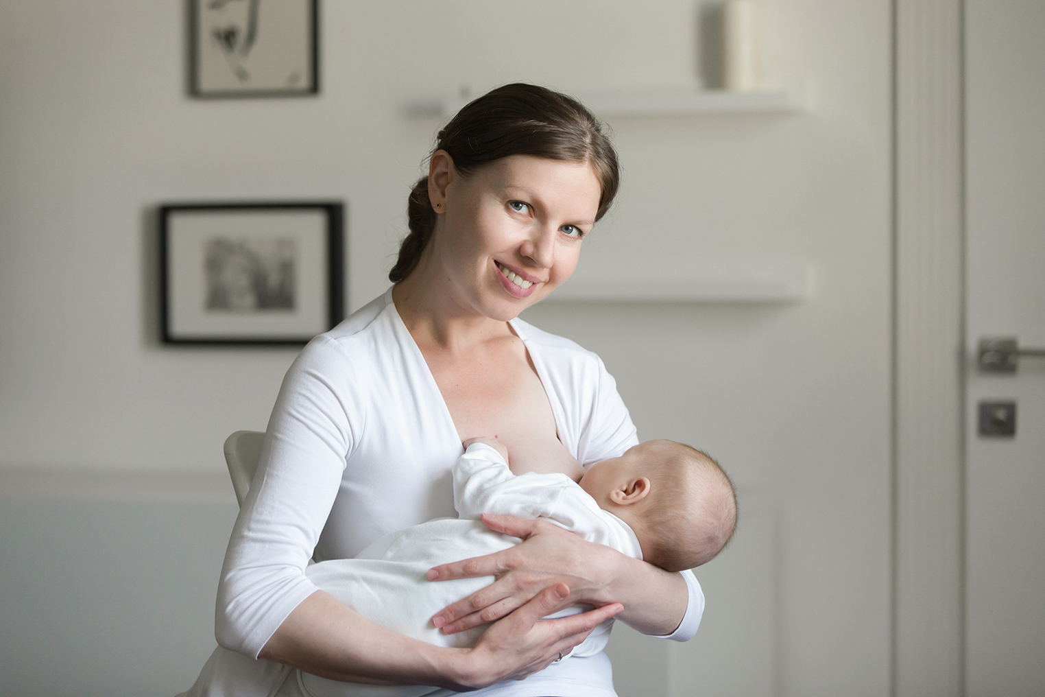一項最新研究表明，母乳餵養不僅對嬰兒有好處，進行過母乳餵養的女性在絕經後患中風的風險會顯著降低。(yanalya _ Freepik)