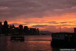 山竹來襲 港天空現絢麗火燒雲