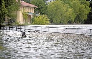 佛羅倫斯致13人死 洪水災害將持續數日