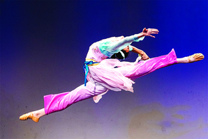 新唐人中國古典舞大賽初賽 舞技高超專家驚豔 選手讚歎收穫很大
