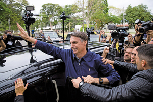 巴西總統大選首輪投票 巴西版特朗普領先挺進決選