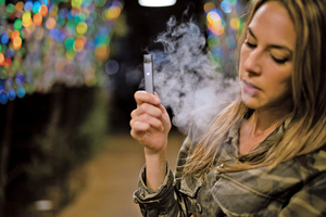 電子煙致癮君子年輕化  FDA突擊檢查JUUL