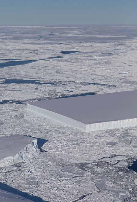 南極赫見方整矩形冰山