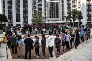 【11.24選舉組圖】香港區議會選舉投票站大排長龍