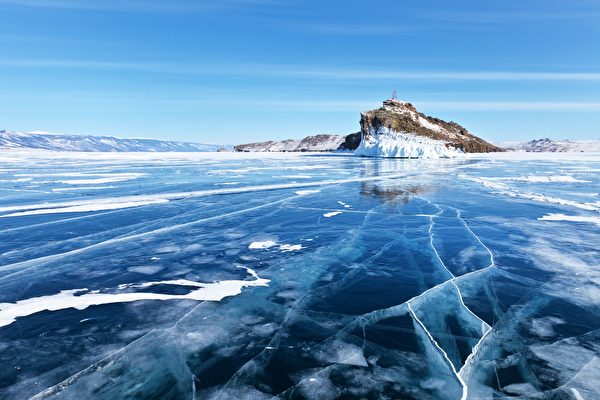 俄羅斯貝加爾湖冰面翻車 致一中國遊客死亡
