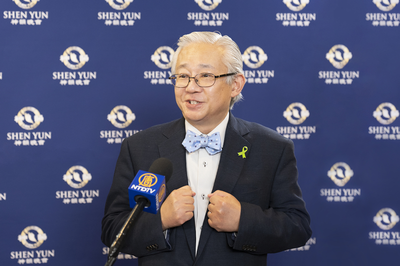 福島縣立醫科大學醫學教授黒田直人(Kuroda Naohito)2023年1月22日下午觀看了神韻世界藝術團在日本宇都宮栃木縣綜合文化中心(Tochigi Prefecture Cultural Center)的第二場演出。(藤野偉/大紀元)