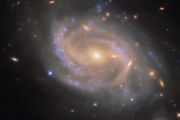 藏身於最大星座中 螺旋星系孕育Ia型超新星