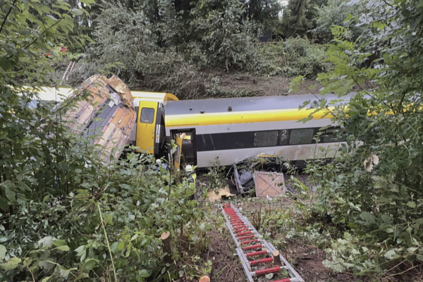 德國西南部列車脫軌 至少三人死亡多人受傷