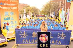 紀念4.25 作家菲利普斯：法輪功為人類挺身而出