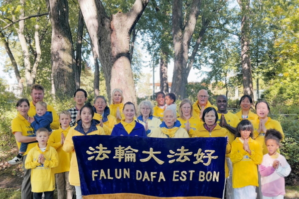 2025年9月27日,魁北克市部份法輪功學員通過影片恭祝法輪功創始人李洪志師父中秋節快樂。(大紀元)