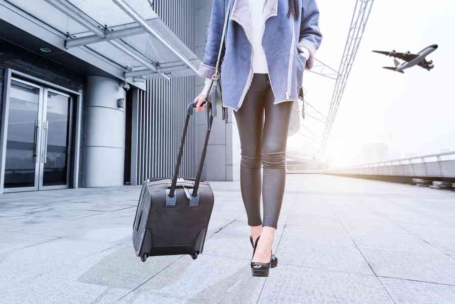 空中達人｜為什麼搭飛機時不應該穿緊身褲和脫鞋子？