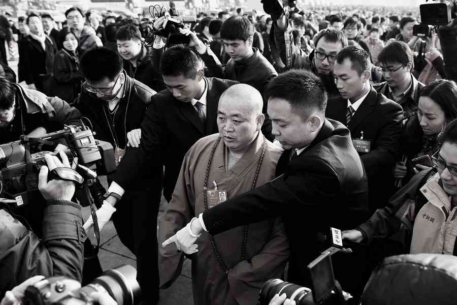 少林寺官網刪釋永信訊息 數十黑衣人守僧院