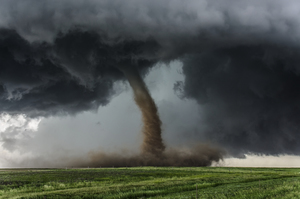龍捲風侵襲美國 一億人面臨強風暴風險