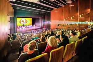 神韻柏林首場售罄 商界精英盼美德回歸