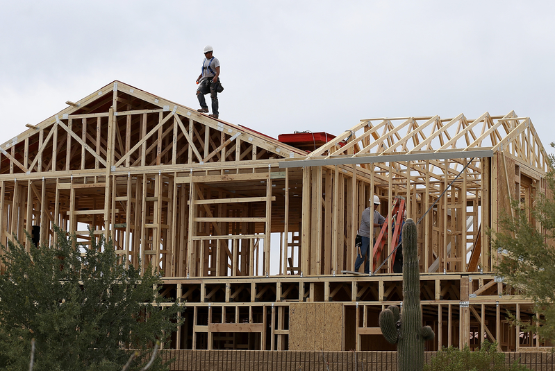 美國房屋建築商信心指數降至半年前的一半