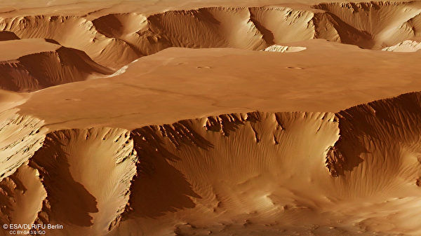 驚人影片展現火星大峽谷的「夜之迷宮」