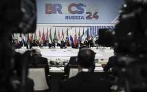 特朗普警告金磚國:取代美元將面臨100%關稅