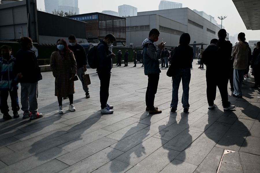 北京疫情風險升高 市民排隊接受檢測（多圖）