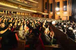 神韻展現天人合一 感動洛杉磯中西方精英