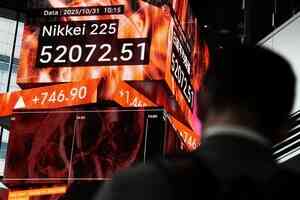 日經破52,000點 10月單月升幅創30年紀錄