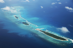 美智囊：中共在南海島礁新建設施 或供軍用