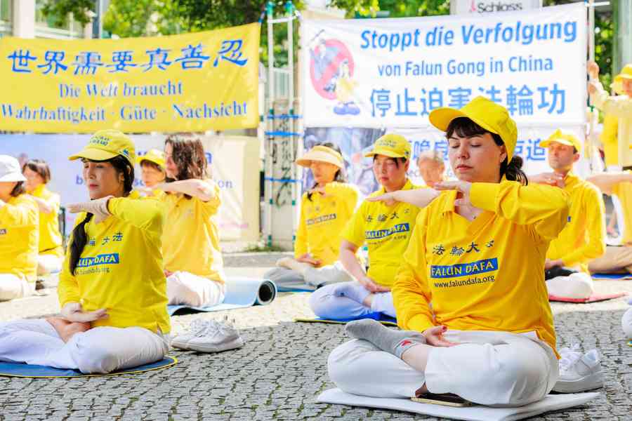 法輪功反迫害26周年 德國多地舉行聲援活動