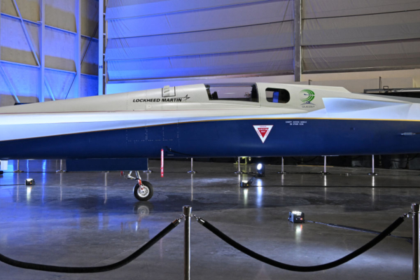 靜音超音速飛機首次試飛 NASA與洛馬聯合研發